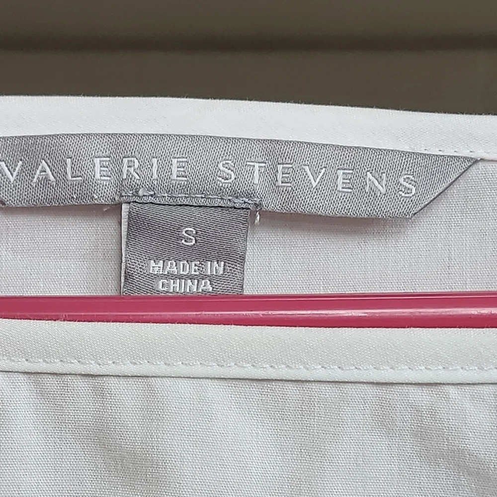 Valerie Stevens White Blouse with Pink and Blue Embroidery - Picture 2 of 3